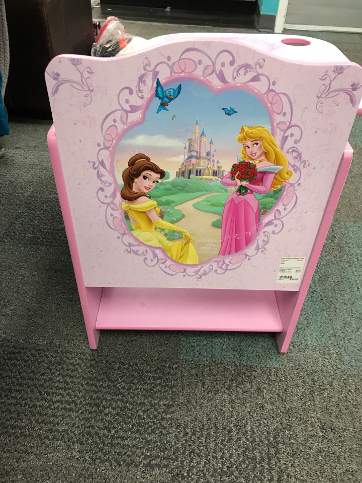 Disney Princess Desk/Chair *missing drawer*