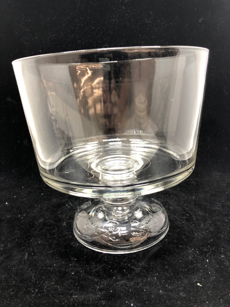 FOOTED GLASS TRIFLE BOWL.