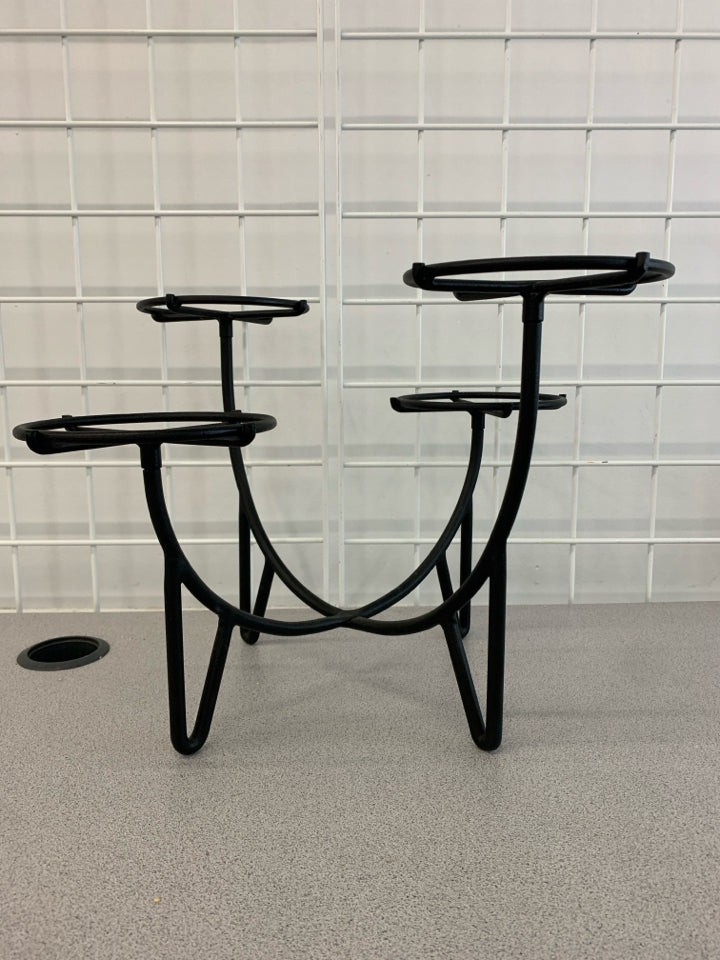 BLACK METAL 4 TIER PLANT STAND.