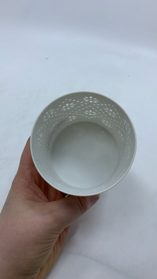 WHITE MATTE CANDLE HOLDER + SAND THEMED CANDLE.