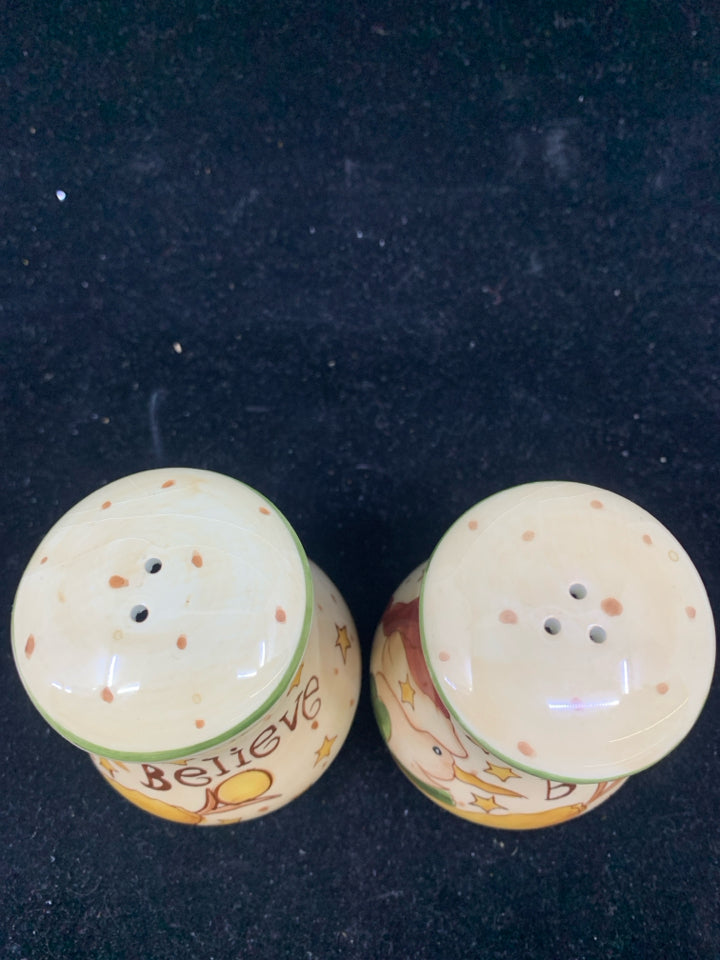 PRIMITIVE SNOWMAN SALT & PEPPER SHAKERS.