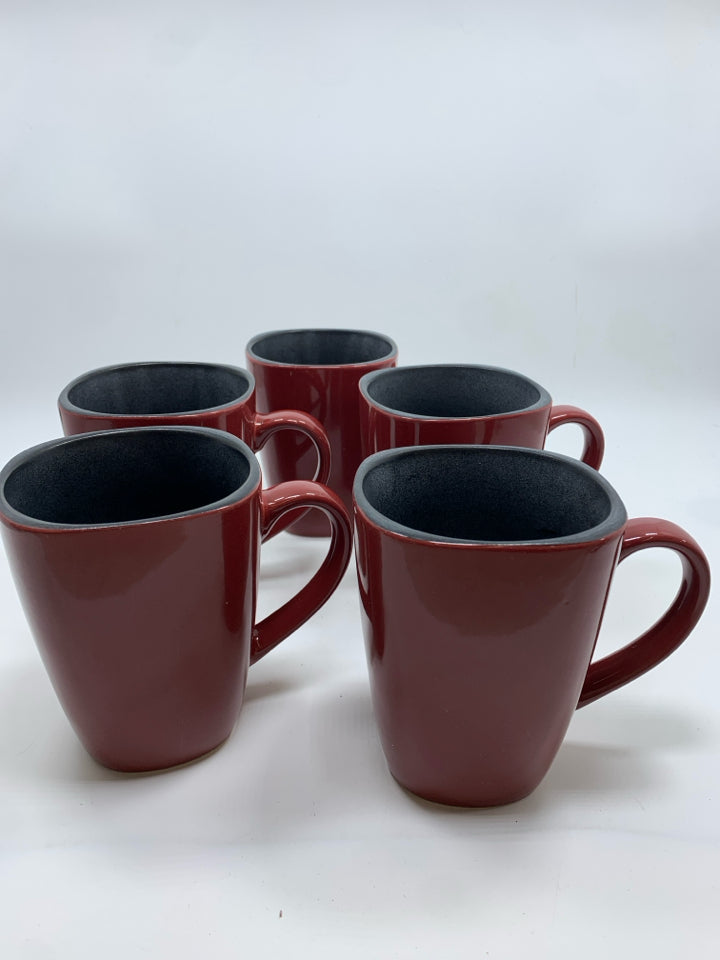 5 HEARTHSTONE MUGS.
