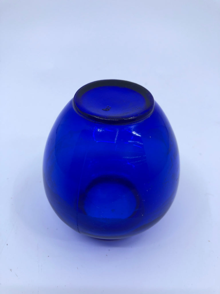 SMALL COBALT BLUE VASE.