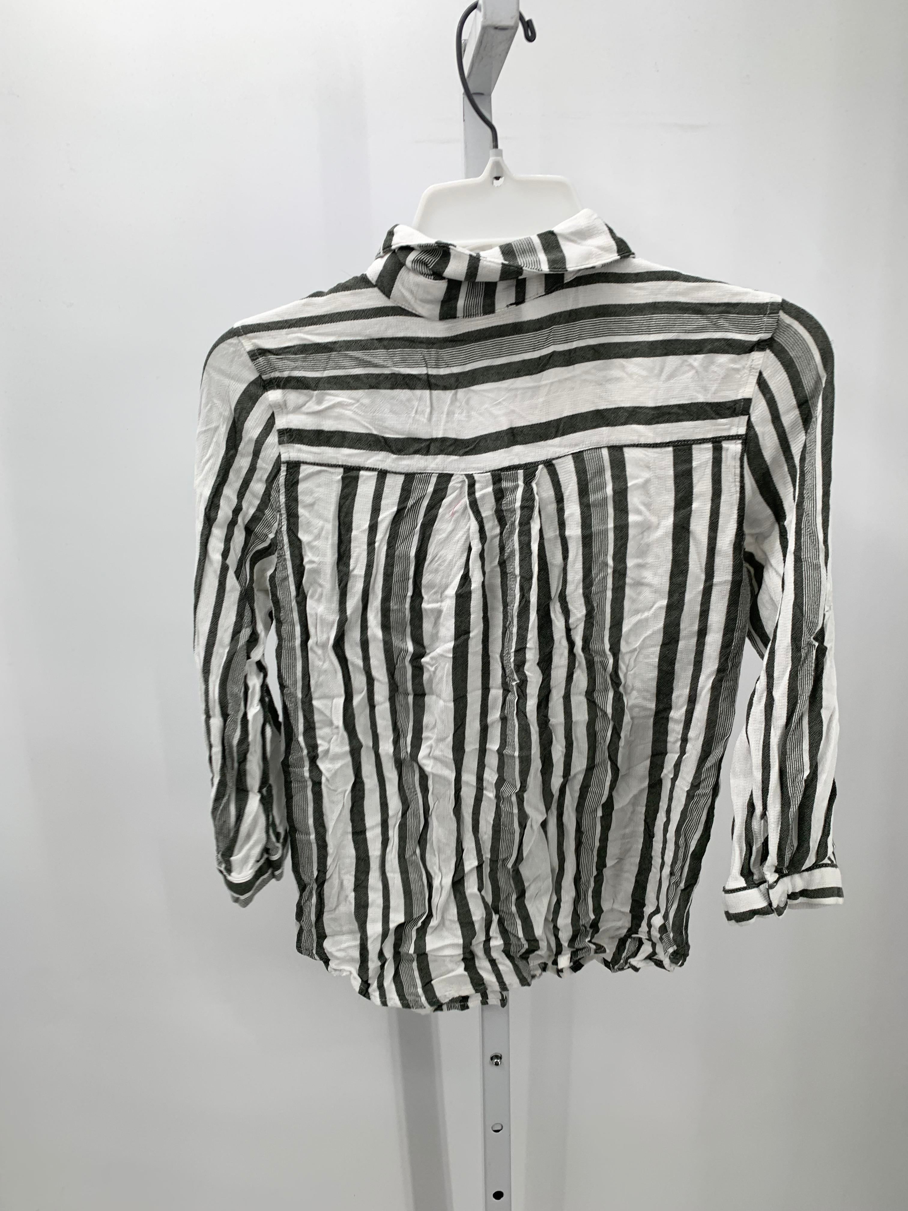 Size Small Juniors 3/4 Sleeve Shirt