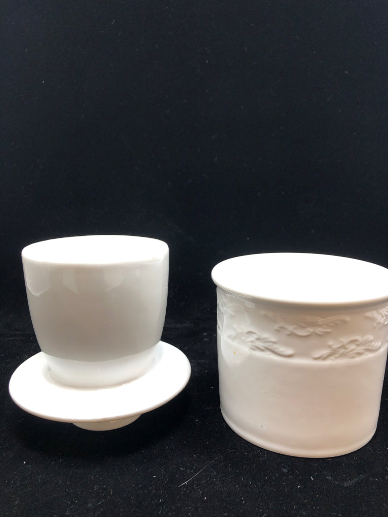 WHITE CERAMIC BUTTER BELL CROCK.