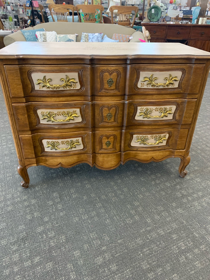 VTG HEAVY WOOD REFURBISHED 3 DRAWER DRESSER PAINTED CREAM W/ GOLD ACCENTS.