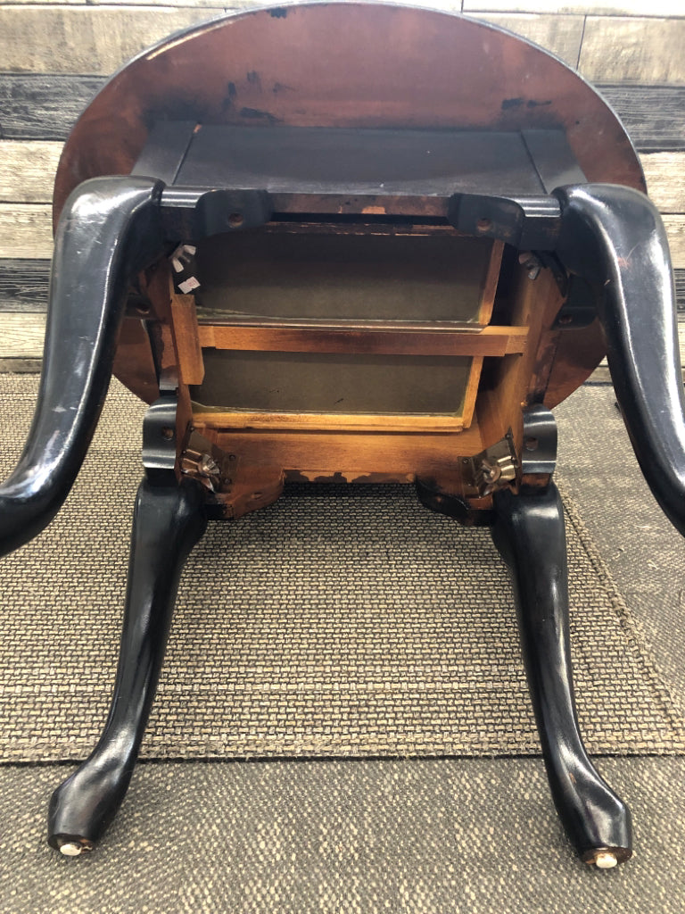 BLACK PAINTED WOOD SIDE TABLE W/DRAWER.