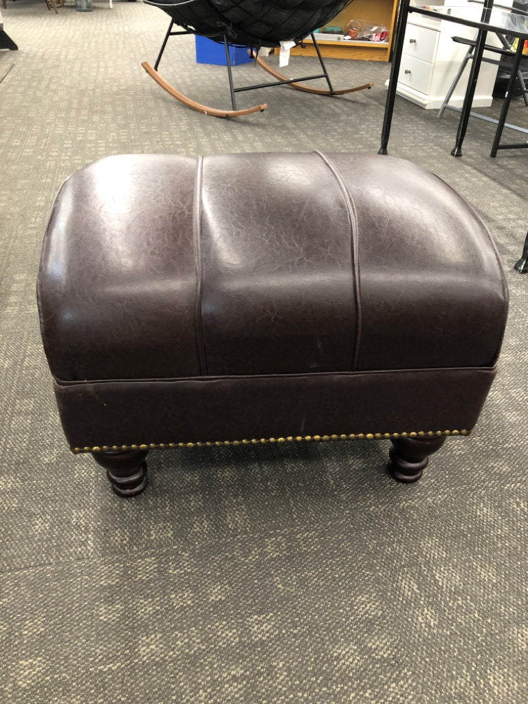 DRK BROWN FAUX LEATHER FOOT REST.