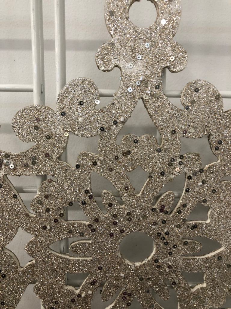 WHITE GLITTER SNOWFLAKE.