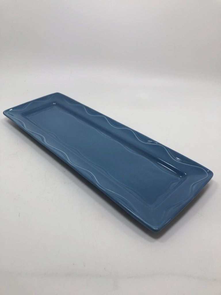 BLUE GLAZED RECTANGULAR TRAY.