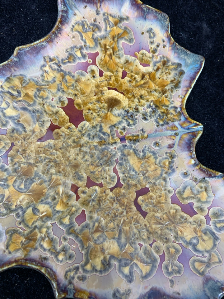 LEAF SHAPED CERAMIC PLATE W/PURPLE EDGE.