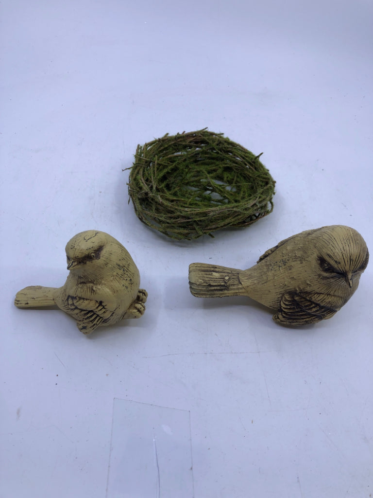 2 TAN DISTRESSED WOOD BIRDS ON TWIG NEST.