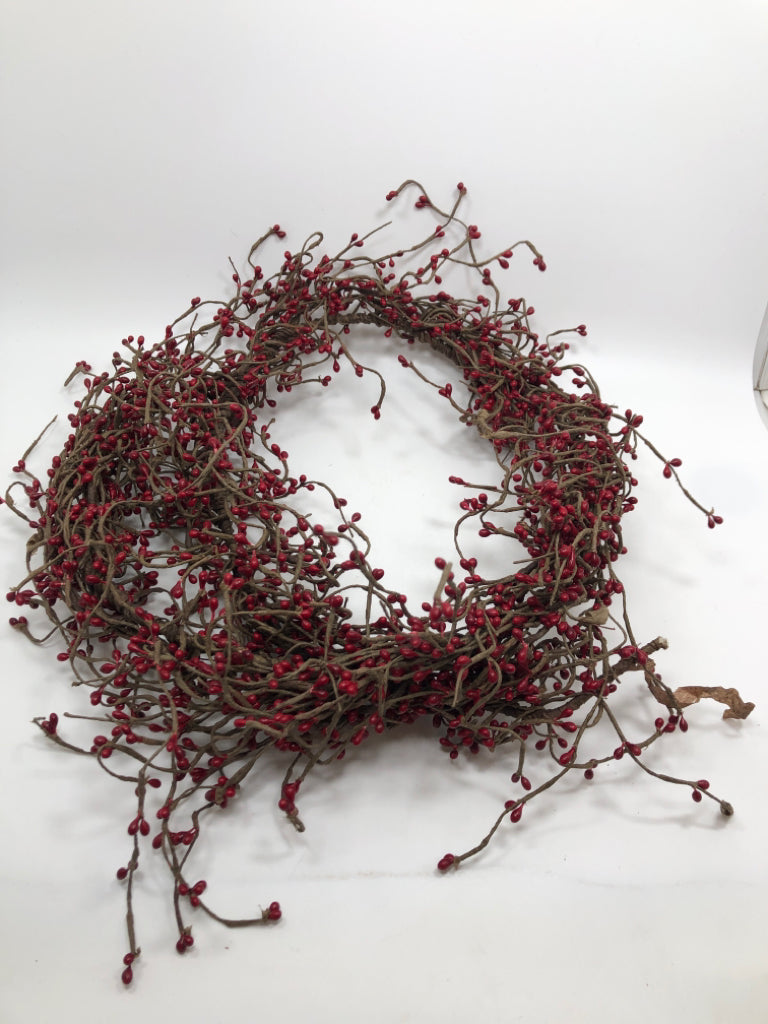 PIP BERRIES GARLAND.