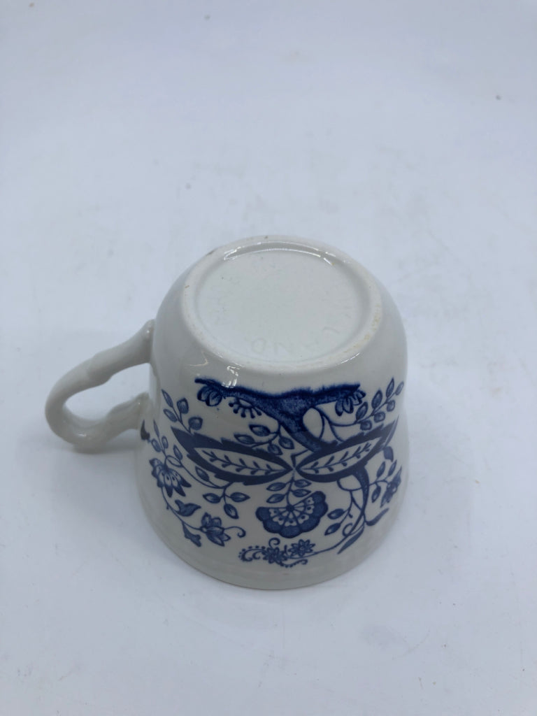 8PC BLUE HERITAGE ONION PATTERN TEA SET- 4 CUPS, 4 SAUCERS.