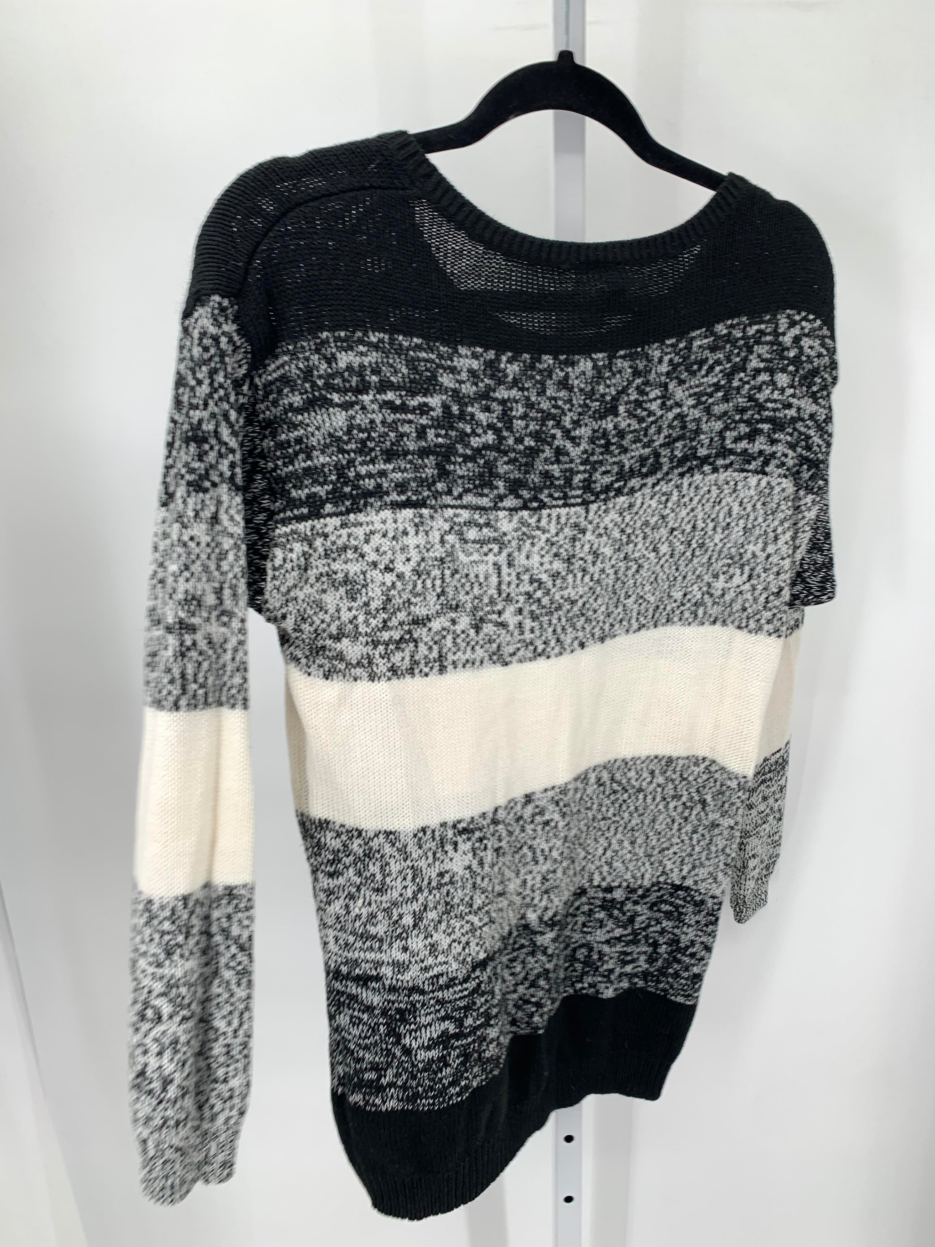 Divided Size X Small Juniors Long Sleeve Sweater