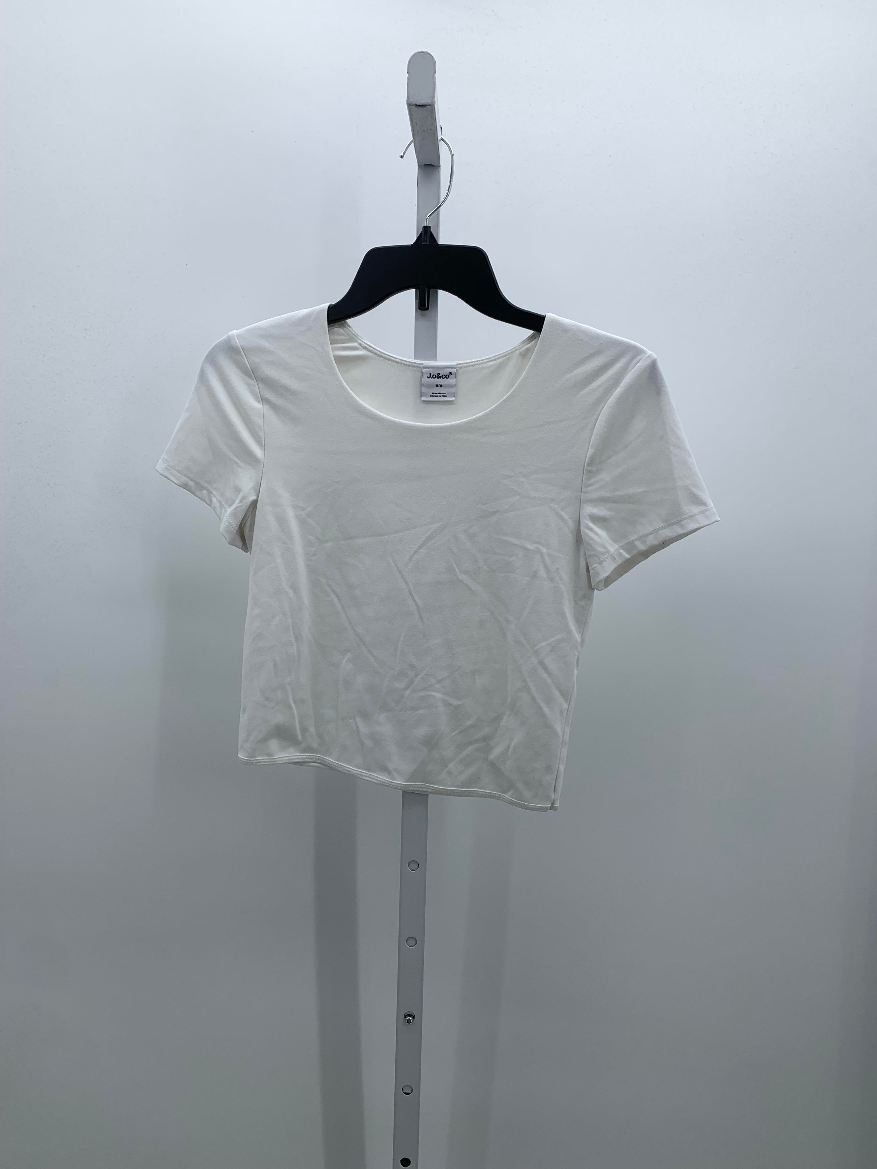 Size Medium Juniors Short Sleeve Shirt