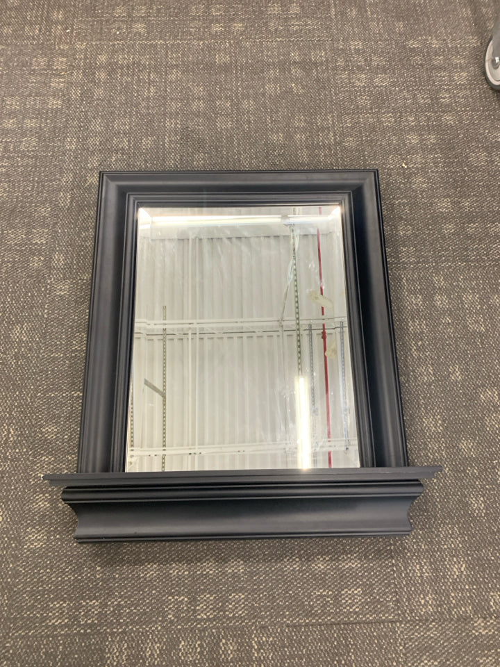 MIRROR W SHELF WALL ART.