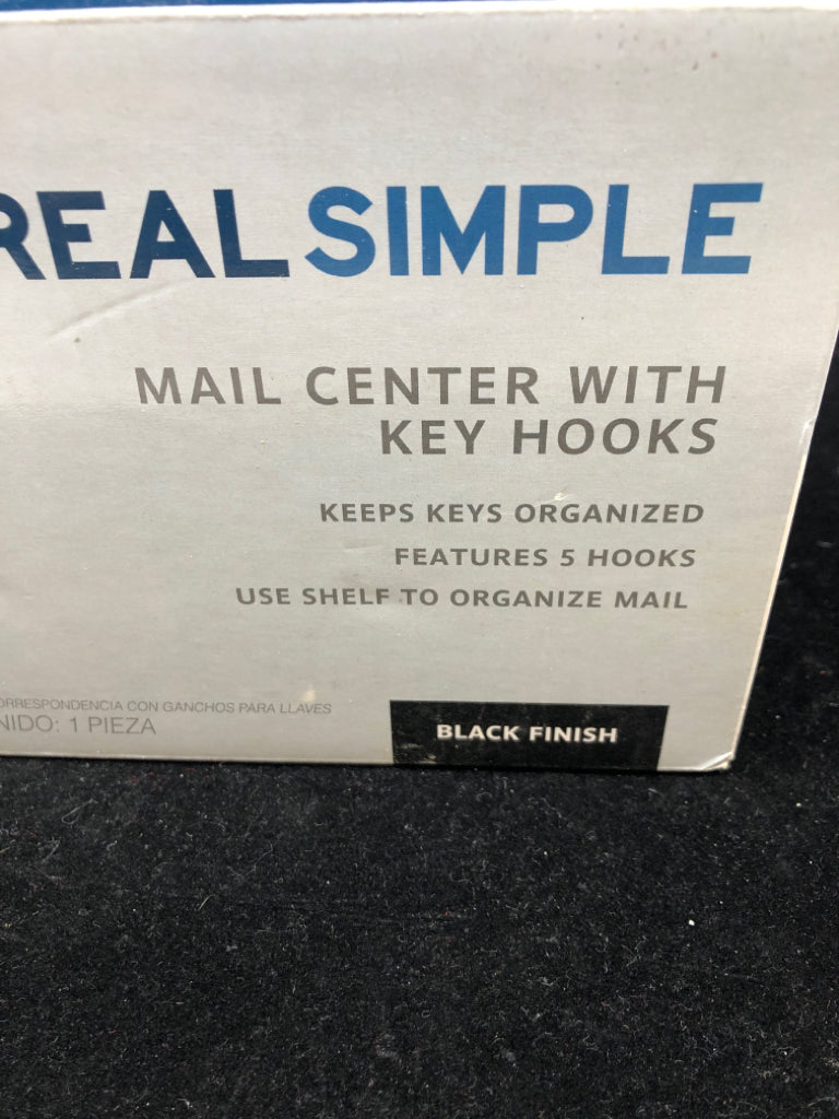 NIB MAIL CENTER W/KEY HOOKS.