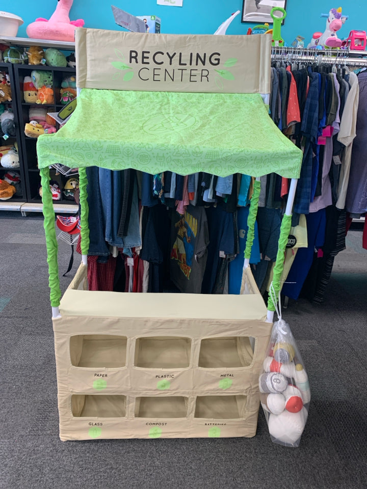 Live Green Recycle Play Stand *Minor Stains