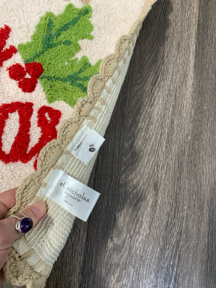 CREAM MERRY CHRISTMAS RUG ST NICHOLAS.