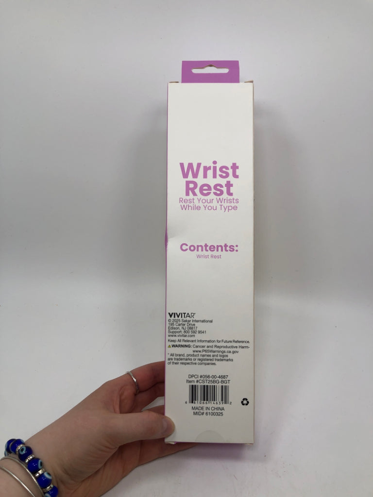 NIP BREAD LOAF WRIST REST.