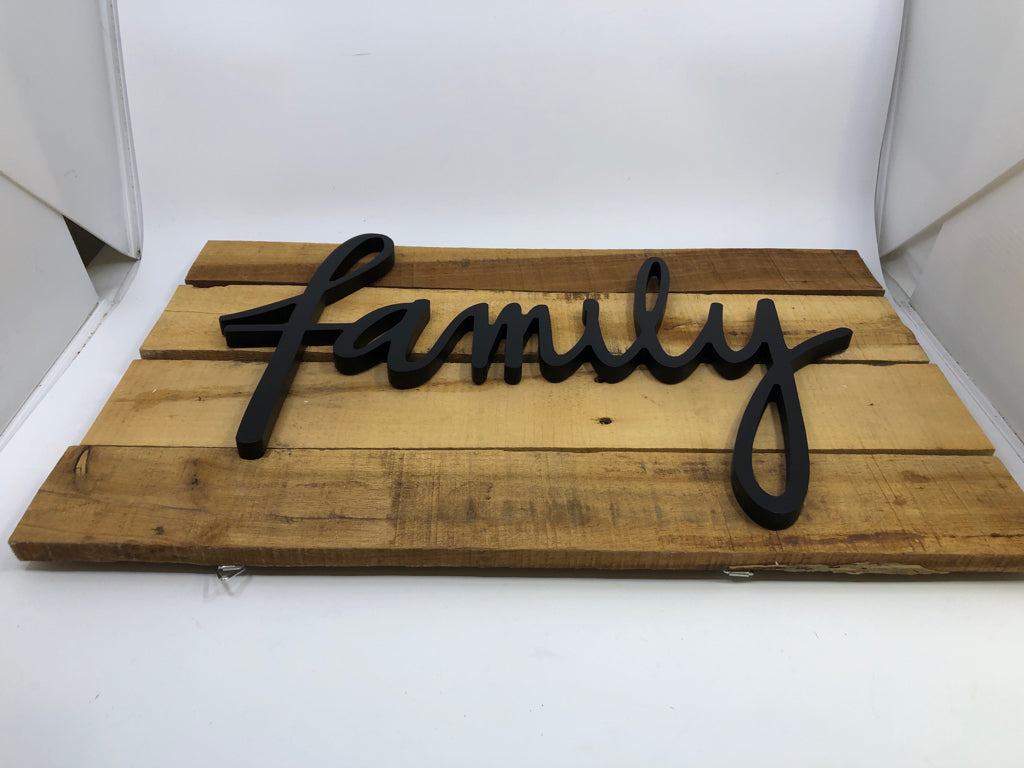 FAMILY RECLAIMED WOOD WALL SIGN.