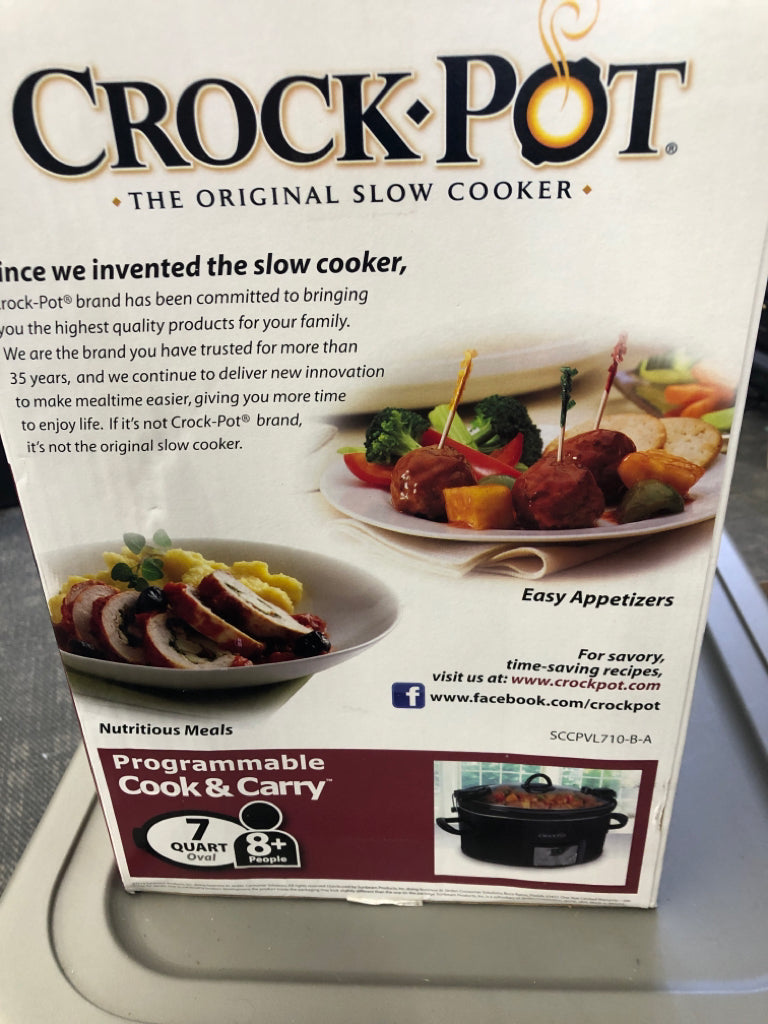 NIB CROCK POT- COOK & CARRY.