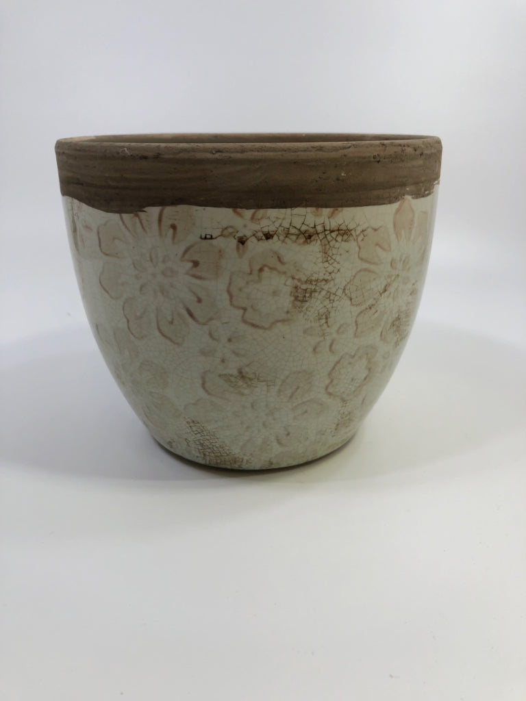 CREAM CRACKLE PLANTER W/FLOWER PATTERN BROWN EDGE.