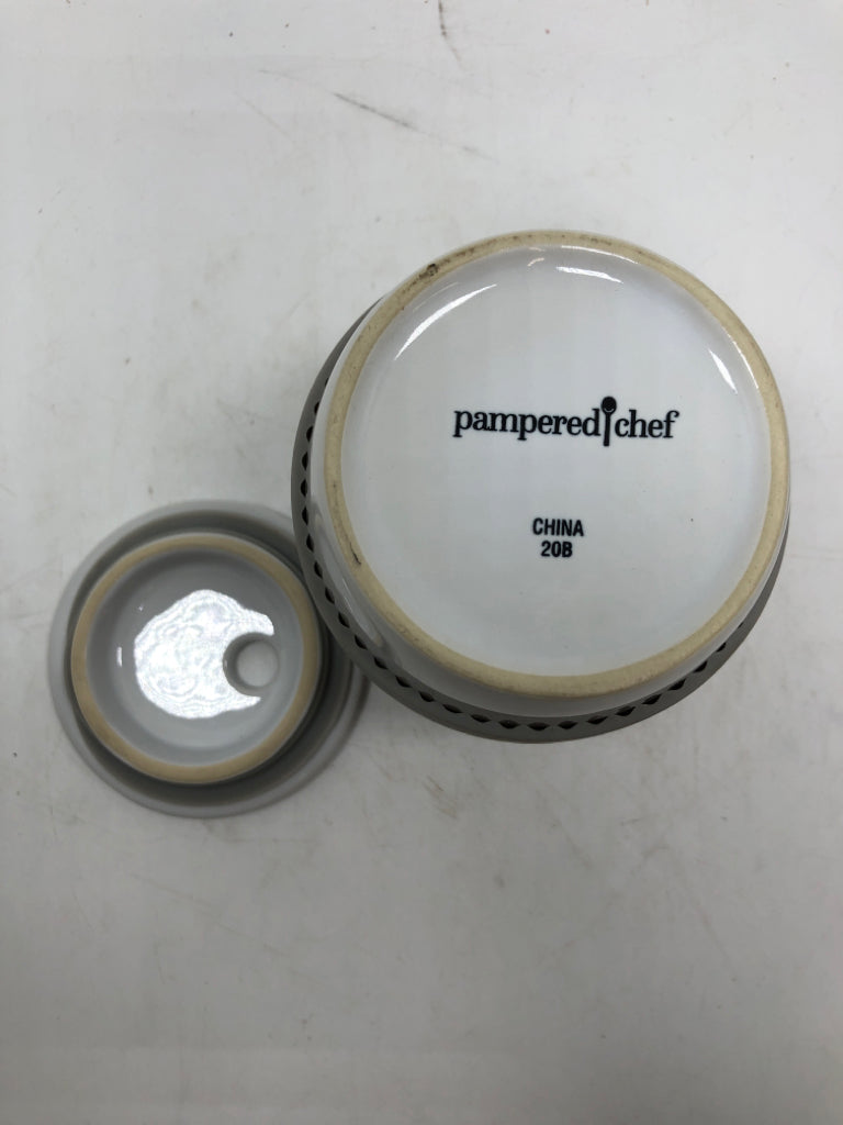 PAMPERED CHEF CERAMIC EGG COOKER.