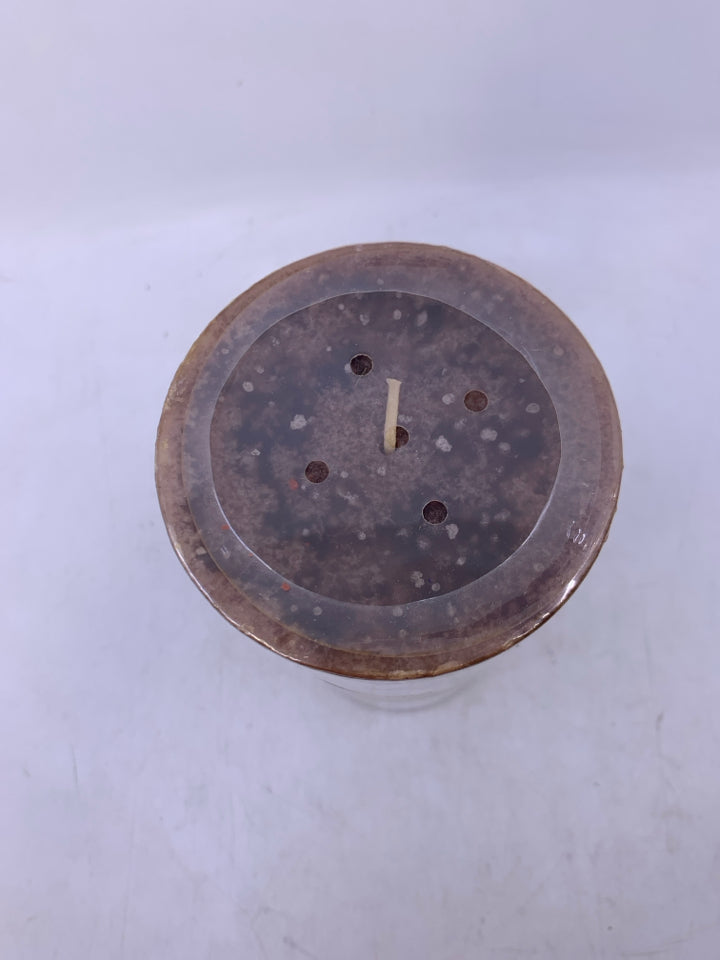 NIP LARGE VANILLA BEAN PILLAR CANDLE.