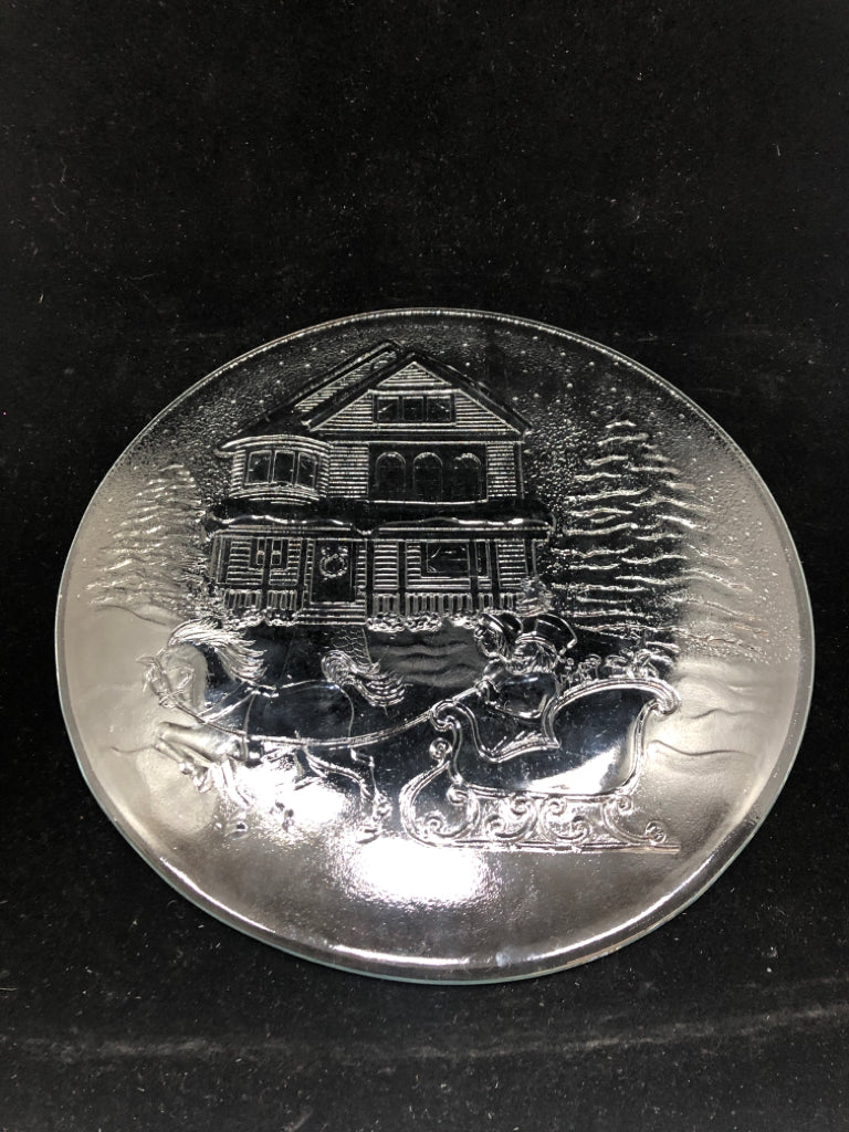 CLEAR GLASS CHRISTMAS SERVING PLATE.