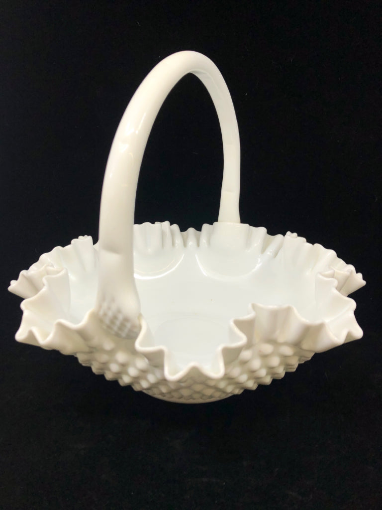 VTG HOBNAIL MILK GLASS CENTERPIECE BASKET W/RUFFLE EDGE.