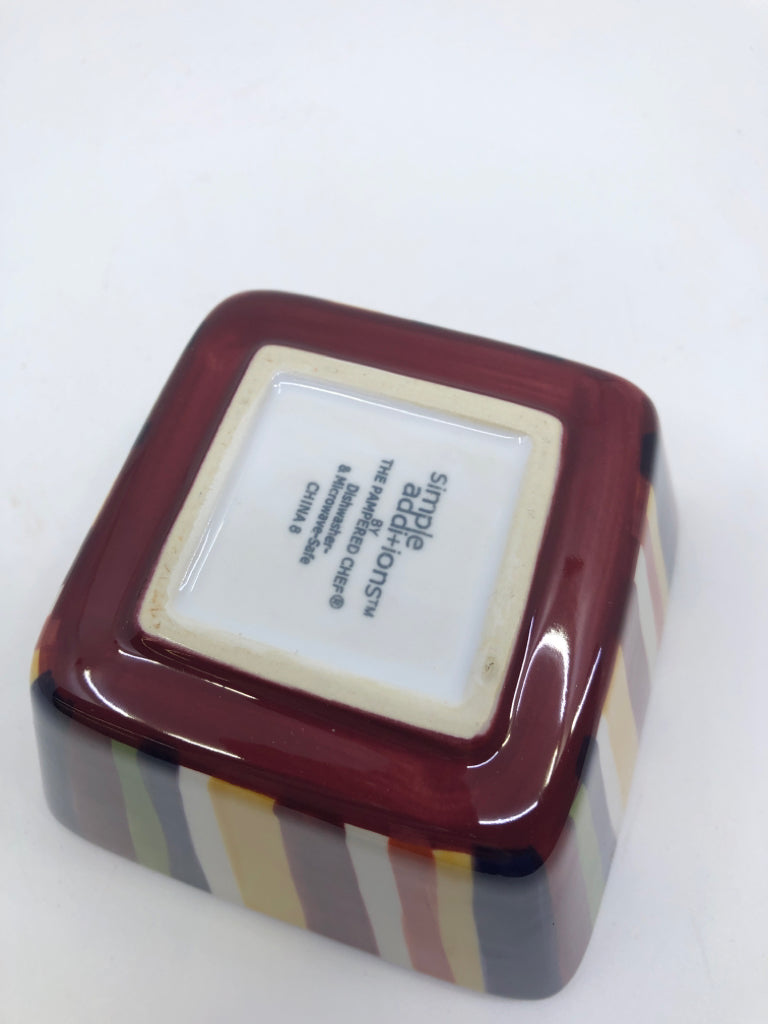SQUARE SERVING BOWL MULTI-COLOR.