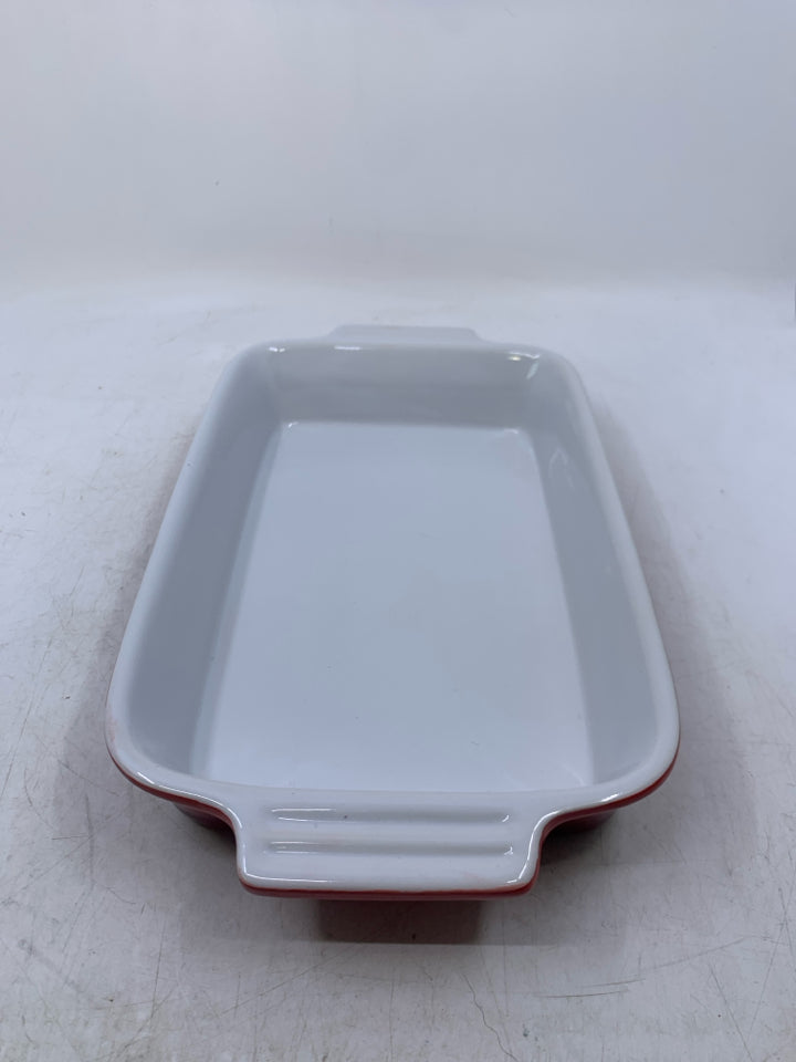 RED OMBRE CASSEROLE DISH.