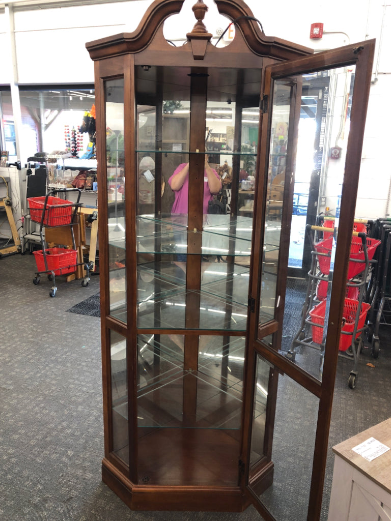 WOOD CORNER CURIO 5 GLASS SHELVES W/LIGHT.