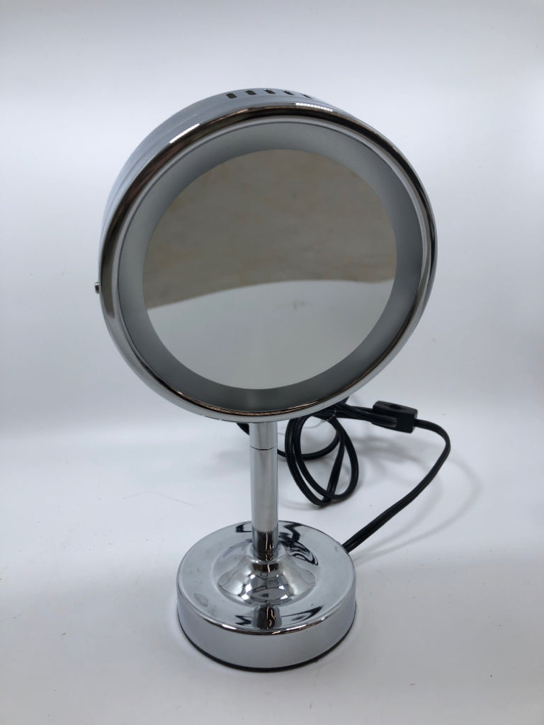 LIGHT UP VANITY MIRROR.