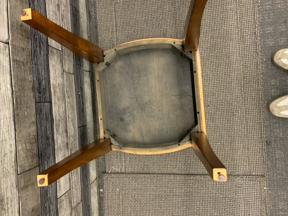 VTG DARK WOOD SQUARE SIDE TABLE.