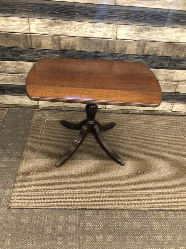 DRK BROWN END TABLE.