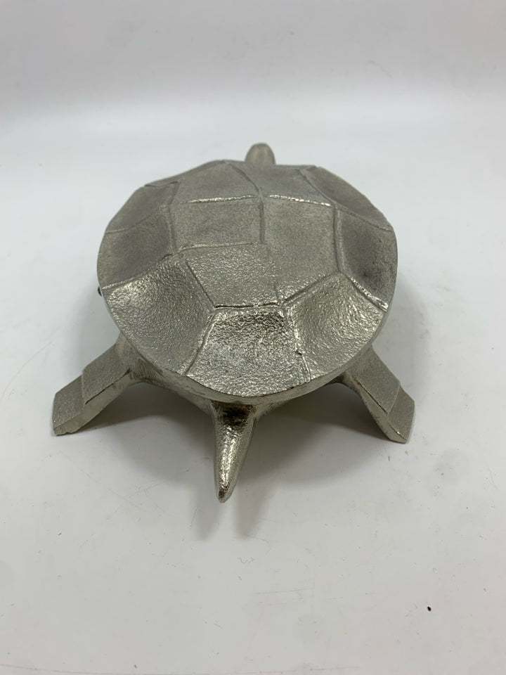 METAL TURTLE FLIP SHELL TRINKET BOX.