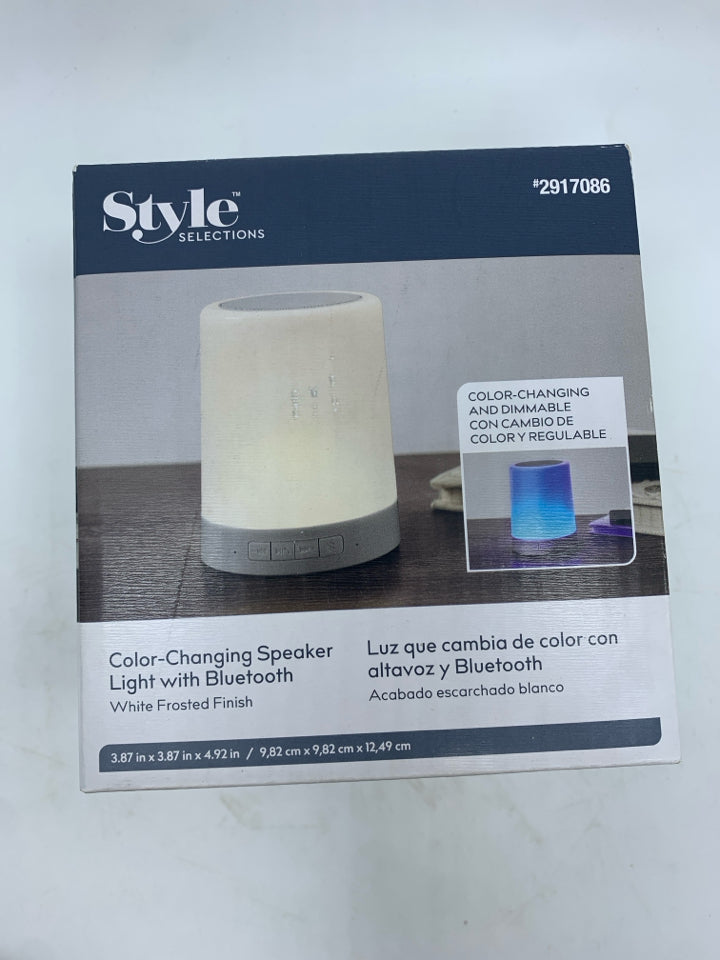 NIB STYLE SELECTIONS COLOR-CHANGING BLUETOOTH SPEAKER.