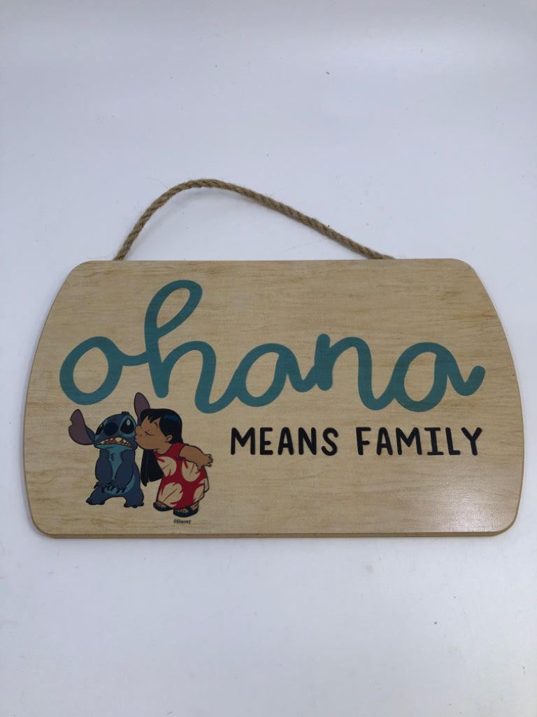 OHANA MEANS FAMILY WALL HANGING.