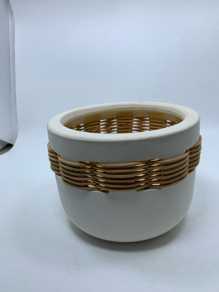 WHITE PLANTER W/ WOVEN BAND.