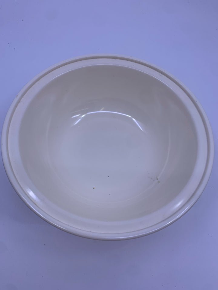 VTG 4 PC AZTEC PATTERN MELAMINE SERVING SET- 3 BOWLS W LIDS AND PLATTER.
