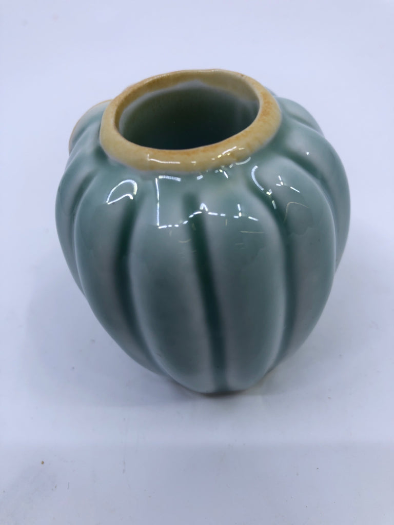 TEAL PUMPKIN TAPER CANDLE HOLDER.