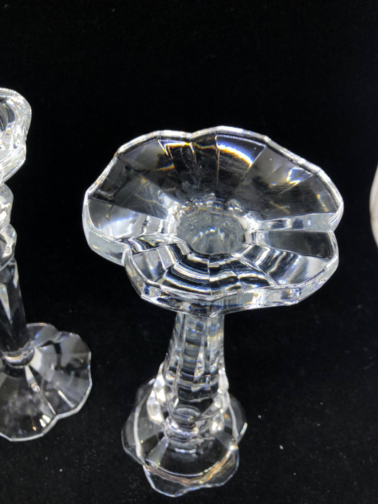 2 HEAVY CLEAR GLASS TAPERED CANDLE HOLDERS.