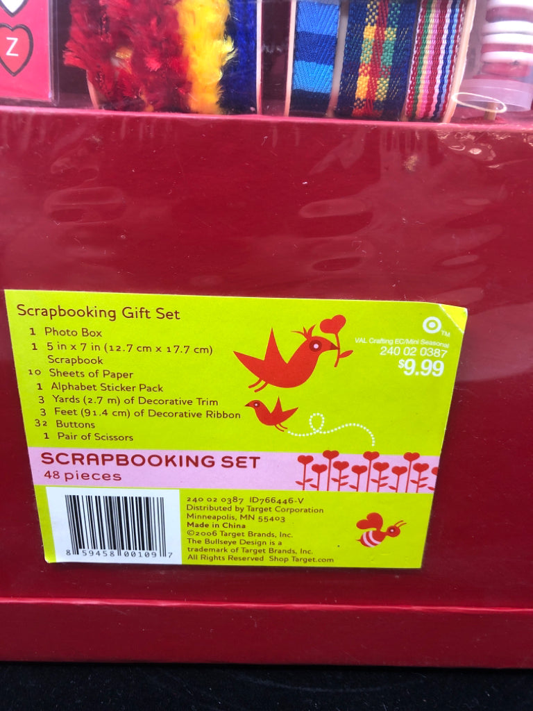 NIP SCRAPBOOKING SPORT SET.