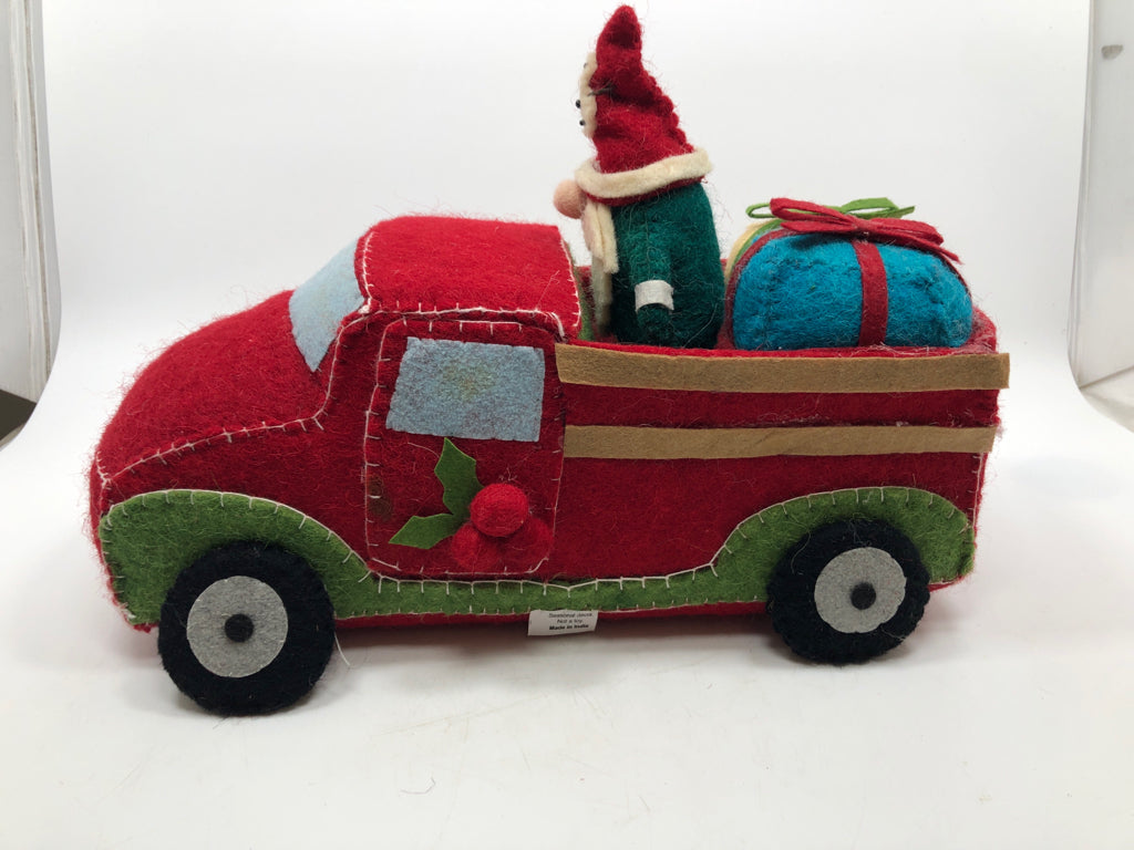 FELT RED TRUCK W/ GNOME/PRESENTS IN BED.