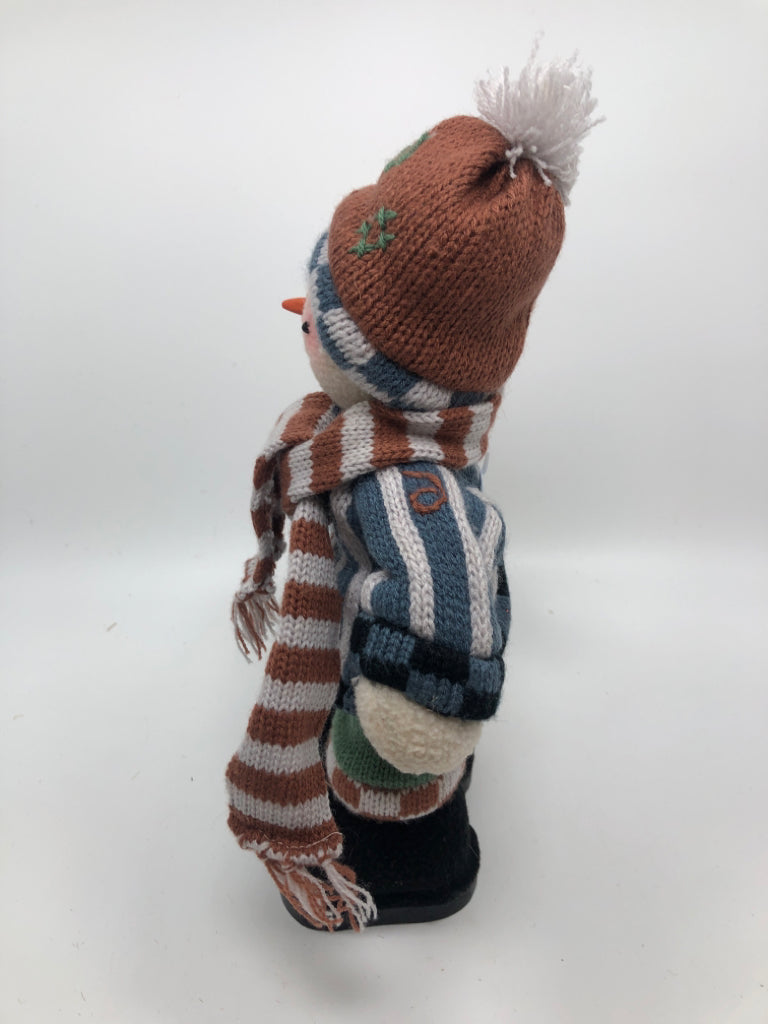 FABRIC SNOWMAN IN WINTER ATTIRE DECOR.