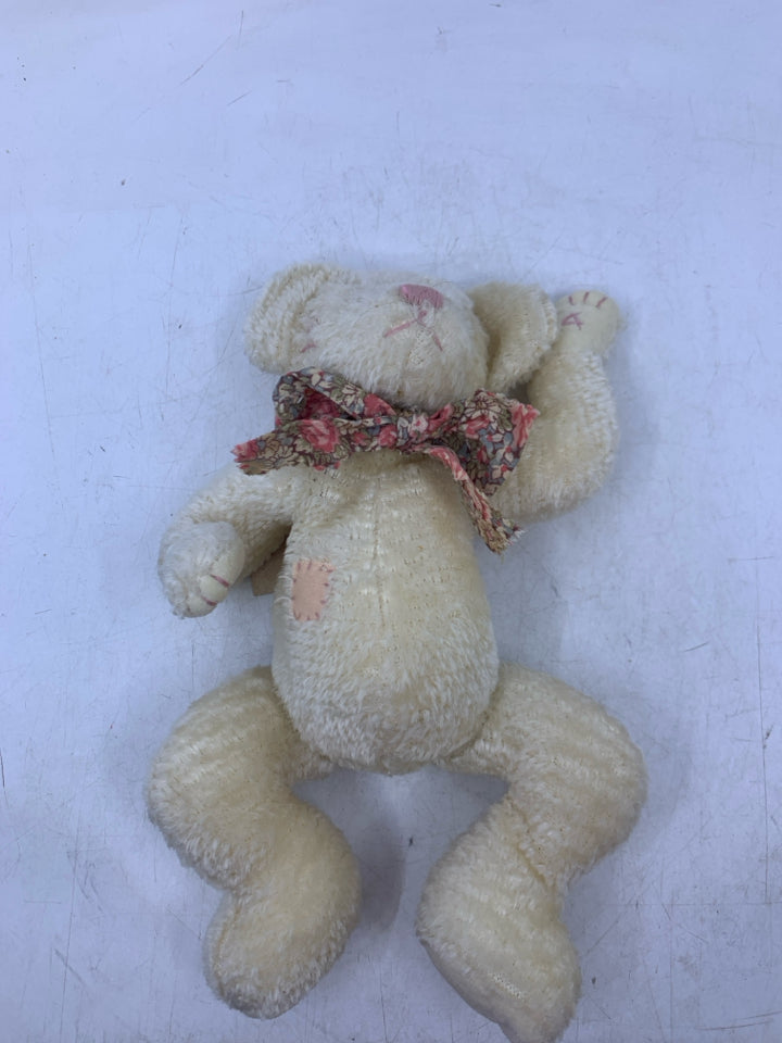 WHITE SHAG BEAR W/ FLORAL BOW BOYDS BEAR.
