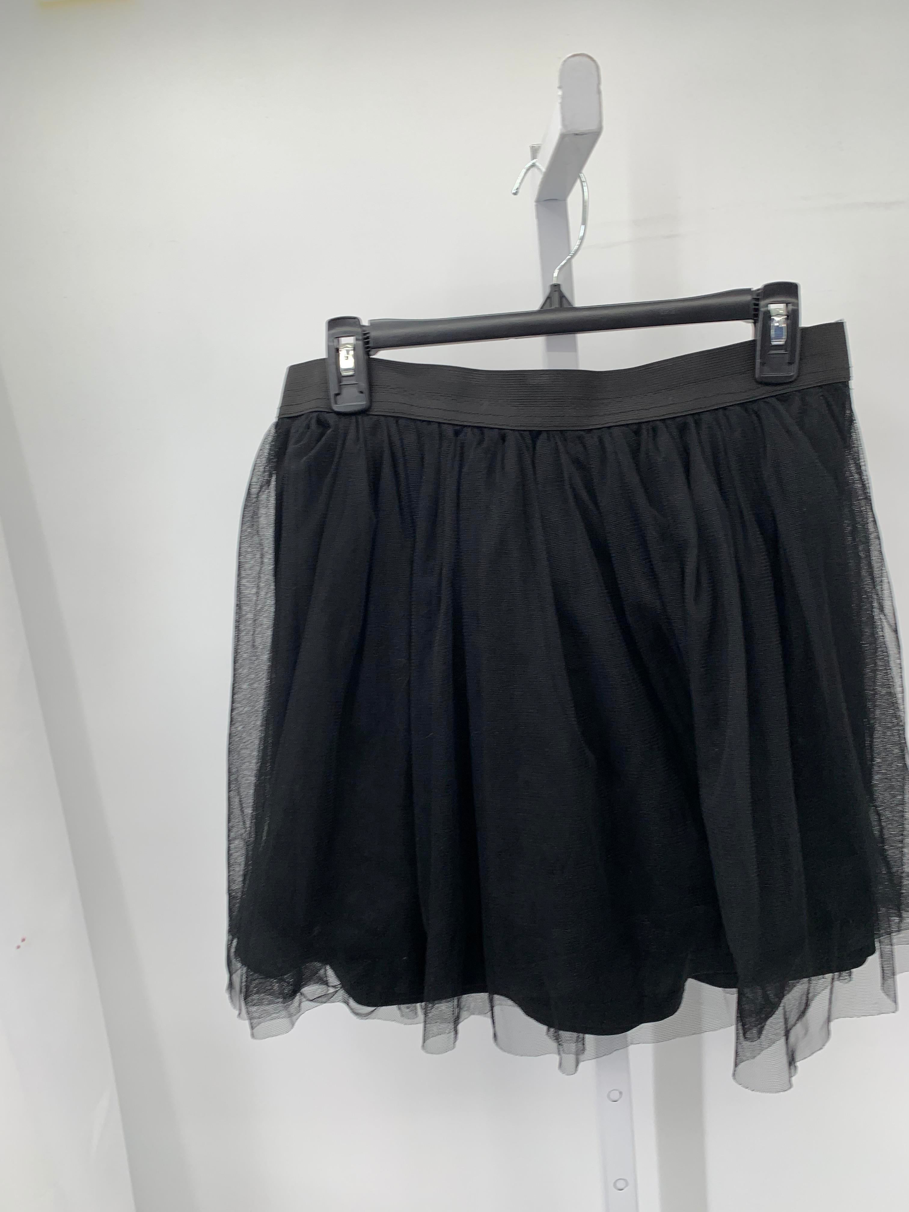 PLEATED MESH SKIRT